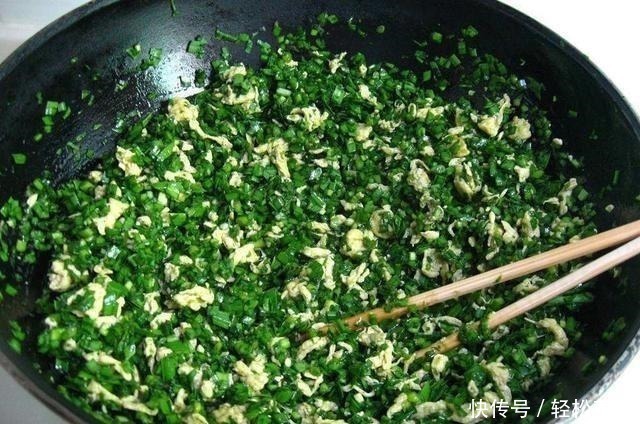 韭菜鸡蛋饺子这样做才好吃，多加这一步比肉都香，天天吃都不够