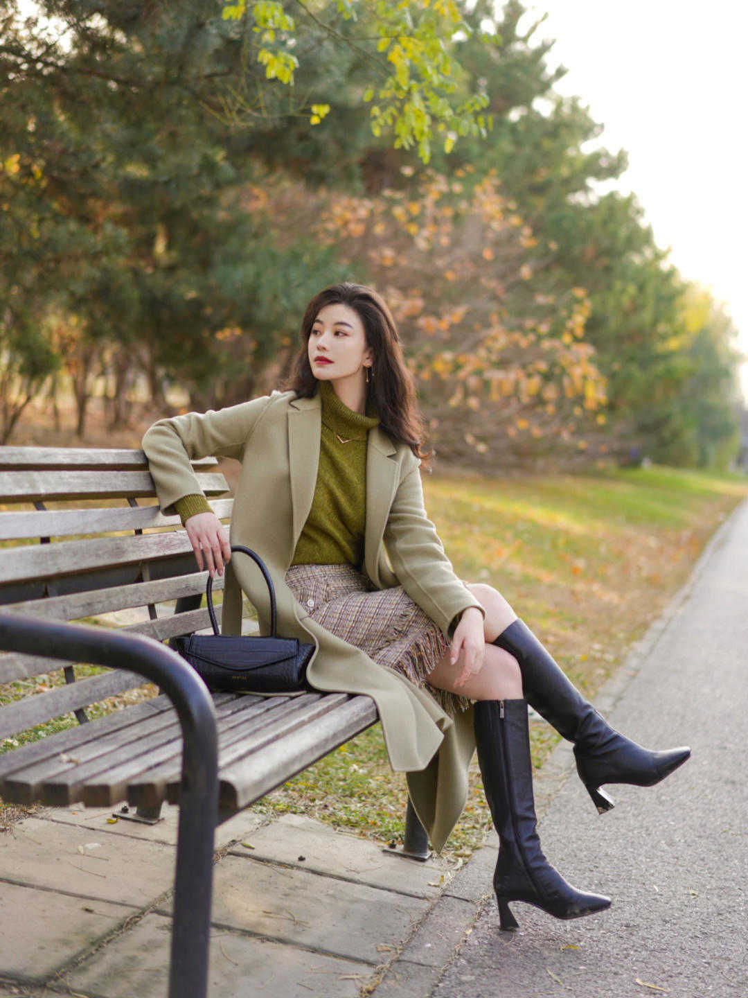 双腿|长筒靴不好驾驭?可以参考潮人的穿搭示范,优雅显腿长