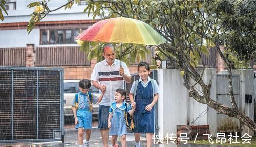 爱的教育|出生在一个有爱的家庭,孩子会更加有底气,父母记住3点