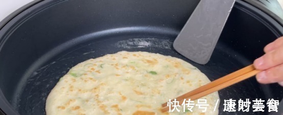 步骤|简单的葱油饼做法,当早餐吃很合适,柔软多层喷喷香