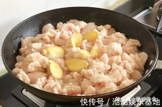 熬猪油时，只加盐大错特错，加它做，猪油又香又白，放1年都不坏