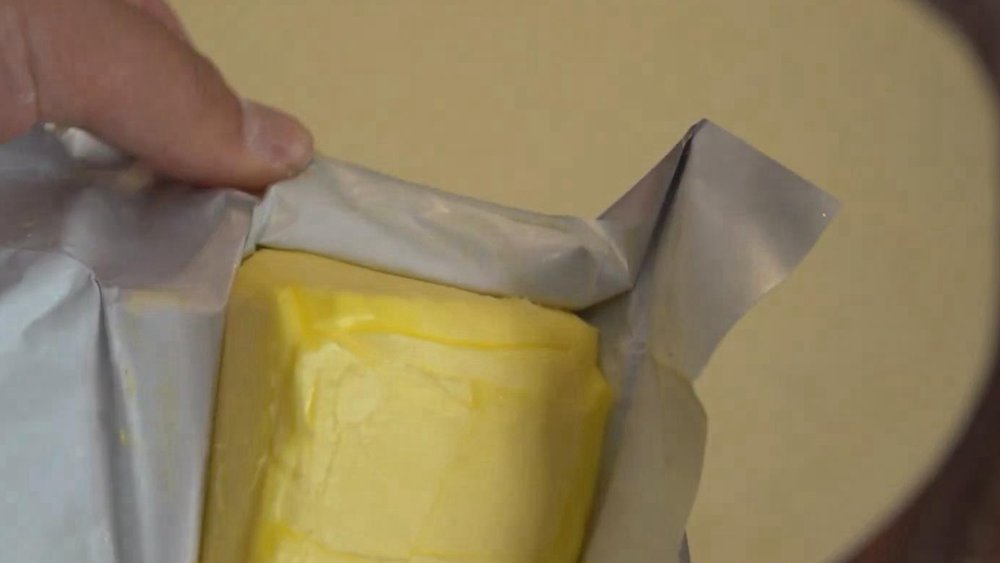 新疆酥皮烤包子,外皮酥脆味道鲜美,咬一口满满都是肉,太攒劲了