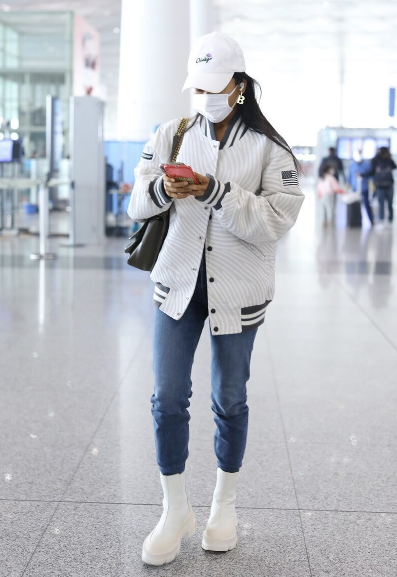 搭配 棒球服搭配要注意些什么? 短上衣不要配紧身裤, 搭配短裤很美