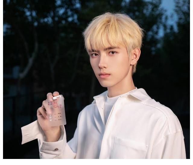 《嗨放派》成员官宣跨年演出,任嘉伦却无缘舞台,为拍戏做准备