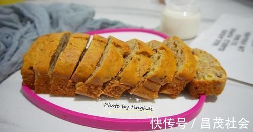 家有烤箱的一定要试试，不用打发，简单搅拌就能做的蛋糕，太香了