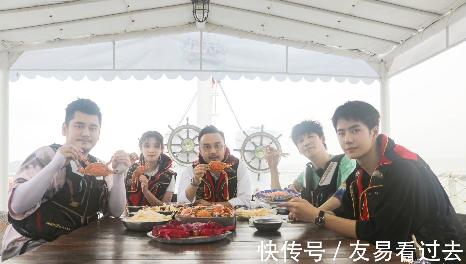 珍珠|飛了個寂寞?王一博趕往長沙錄制天天向上,無奈航班被取消