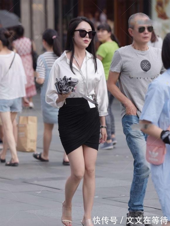 高跟鞋|简约的款穿出女神的气韵,白衬衫搭配黑色包臀裙,清爽美丽有气质