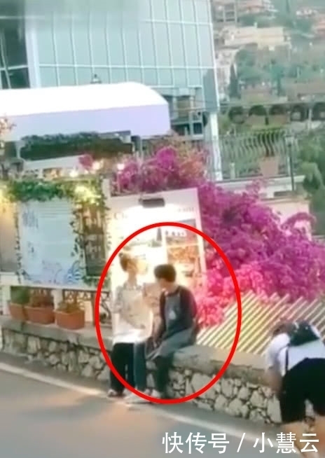 杨紫摸王俊凯脸被粉丝痛骂,当事人澄清:正常互动不要过分解读!