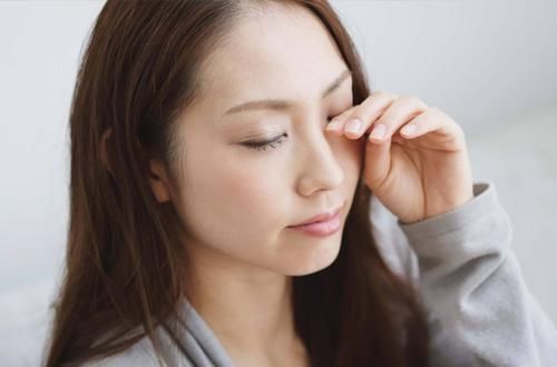 原因|眼睛干涩感强烈是什么原因造成的？4个滋肝明目的食疗方法收好了