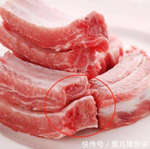 买排骨,只挑大的是“外行”!牢记“买3不买3”,保证新鲜又营养