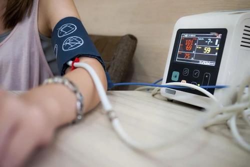 心脑血管|年龄偏大的人易患高血压,这3种运动别做,这2种运动很适合