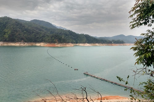 广东一水库，是华南地区第一大湖，有粤港澳大湾区“后花园”之称