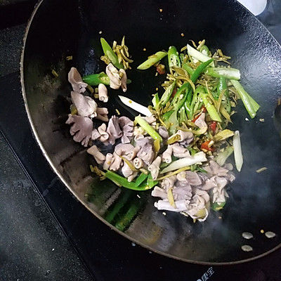 酸辣椒|酸豆角炒鸡杂