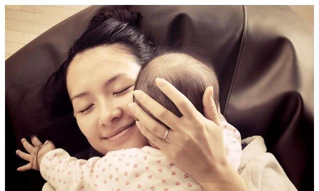 产后恢复|世界母乳喂养周：母乳四大好处，其中可降低这些疾病的发病率