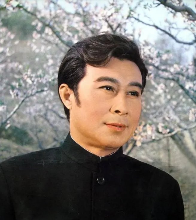 国家演员王心刚:迷倒几代少女,照顾痴傻老婆,如今92岁咋样了 - 360娱乐,你开心就好