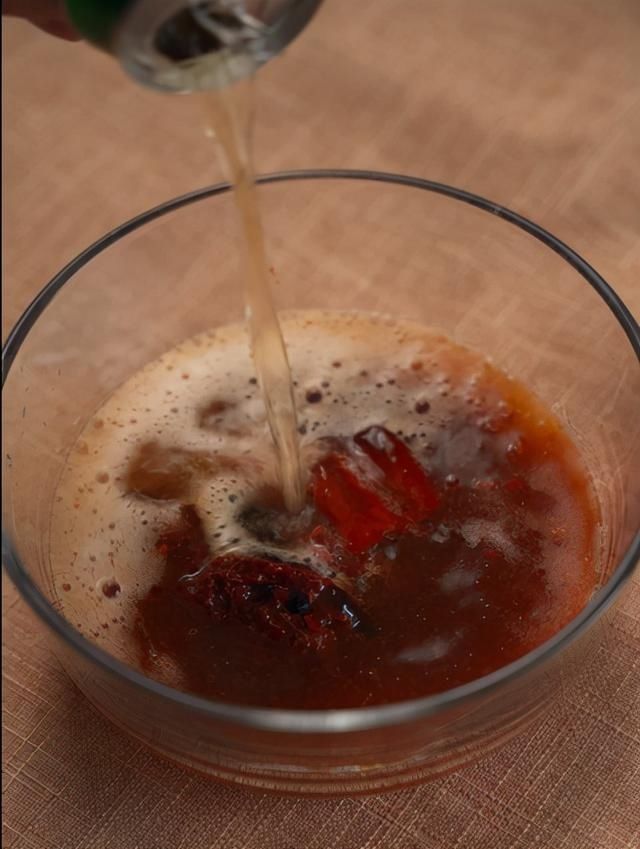 大骨|色香浓郁酱大骨，一口忘掉人生苦