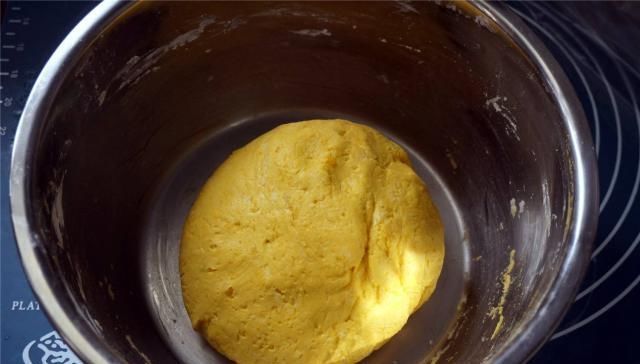 炸糊|南瓜饼为什么炸的没餐馆好,不饱满还容易炸糊,掌握这两点很关键