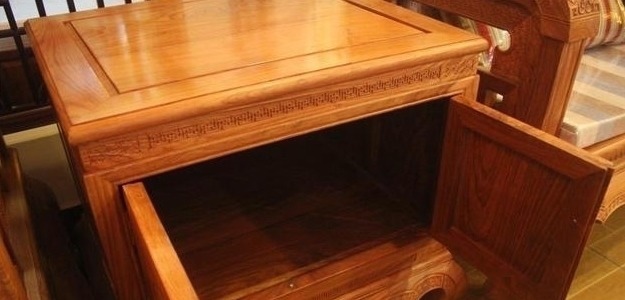 便宜货|花十几万买套红木家具,里面却用红砖填充的商家却问谁让你拆开的