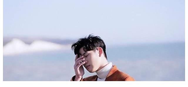 鞠婧祎|《我们的歌》同样是失误,为何对待薛之谦、周兴哲的态度大不同?