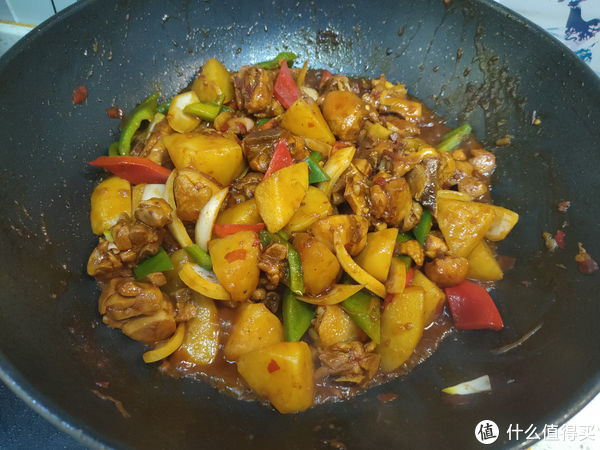 这肉8元一斤,和土豆是绝配,每次炖一锅,好吃到汤汁都不剩