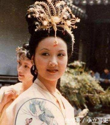 李嬷嬷#冷眼看红楼:李嬷嬷为什么独骂袭人?她是欺软怕硬还是替人行诛?