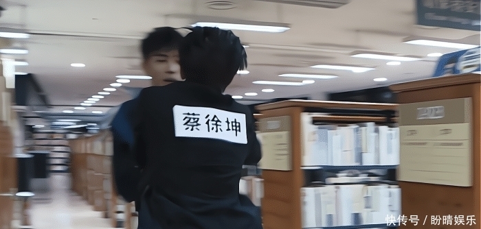 泥潭之战 跑男预告,宋雨琦的回归再现了撕名牌、泥潭之战来袭