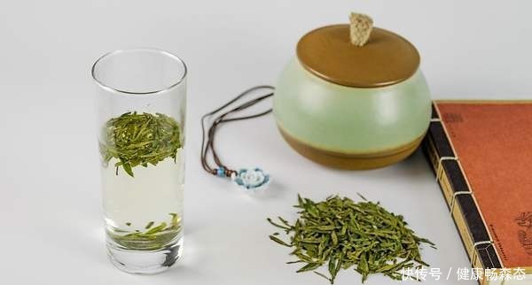 泡水|用什么泡水喝可降尿酸?这6种茶饮是尿酸“克星”