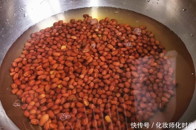 女人不管多忙，都要做这甜品吃，香甜软糯简单易做，对女人特好