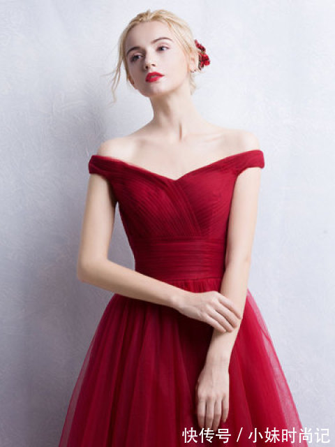 蕾丝|新娘敬酒服怎么选才能凸显新娘气质?