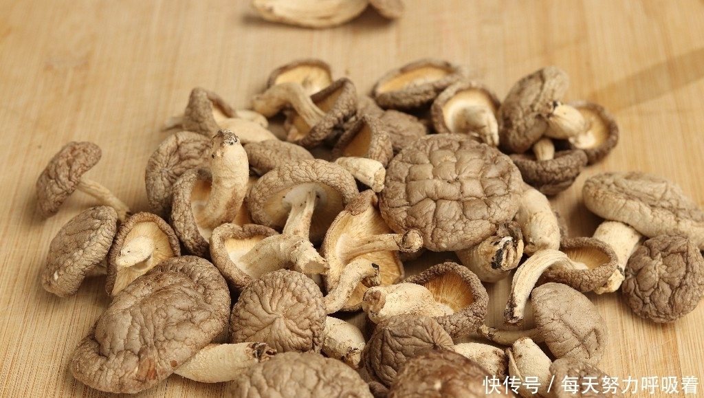 区别|一样是香菇,干香菇和鲜香菇有啥区别?知道以后别再乱买了