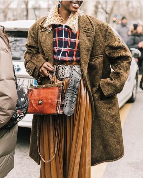 春天要选的第一件衣服，不妨从外套入手，20款街拍单品很精彩