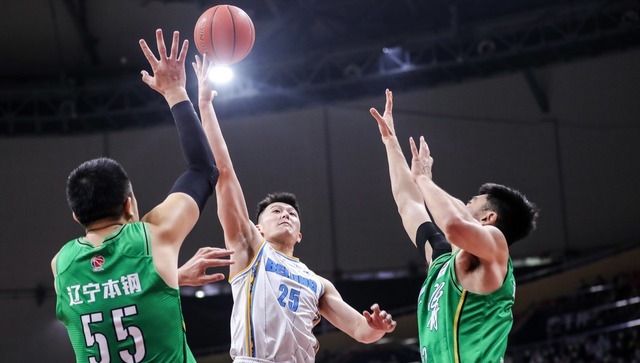 杨鸣|31岁老将不容易！辽宁“复仇”首钢，关键时刻总有奇兵站出来