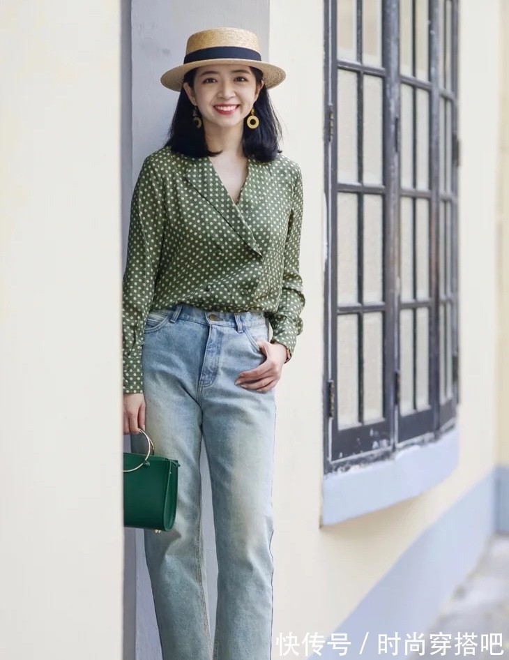 时髦 穿腻了极简风、基础款,春天换成“波点元素”时髦搭配,元气减龄