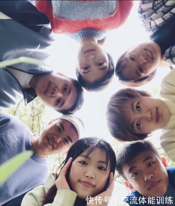 旧照|双金得主杨倩晒旧照秀美颜!戴墨镜巨星范十足,明星脸真藏不住啦!
