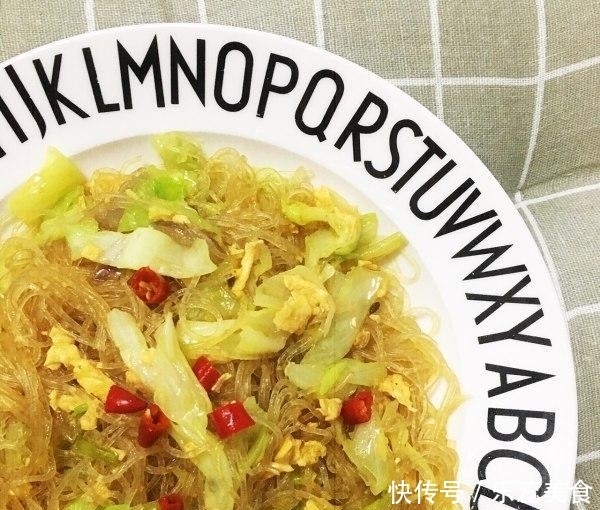 这样炒出的下饭菜,清香美味,堪称大厨的手艺哦!