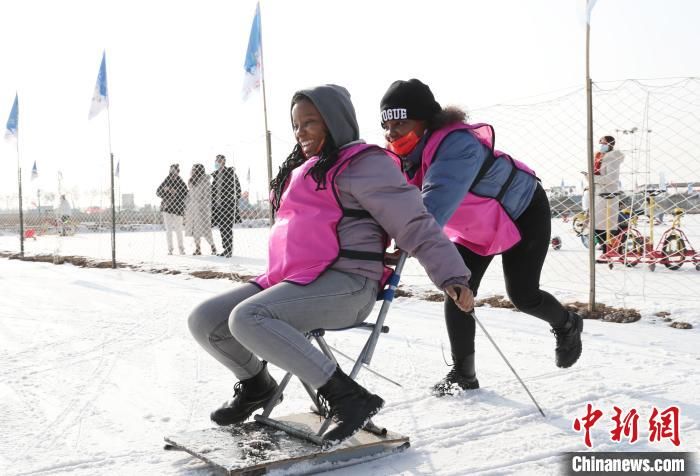 助力|20余名在华留学生感受冰雪之美 助力北京冬奥会