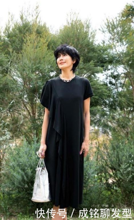 10套夏日搭配，时髦减龄温柔雅致，简单随性让你美得出真实年龄