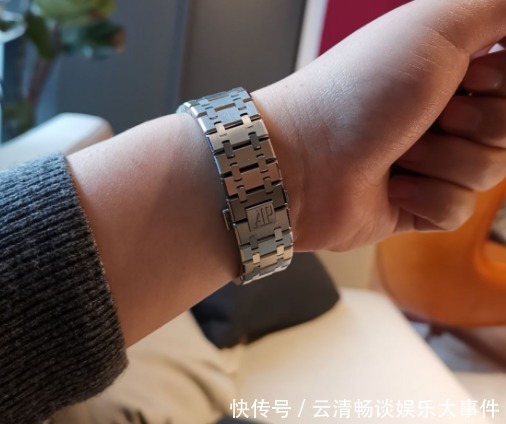 八角形|男人的毒物，爱彼那迷人的八角形皇家橡树蓝盘15500让人心动