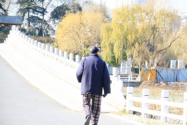 吃饭|五十岁后,不想大病上身,牢记吃饭前后的禁忌,寿命不会短