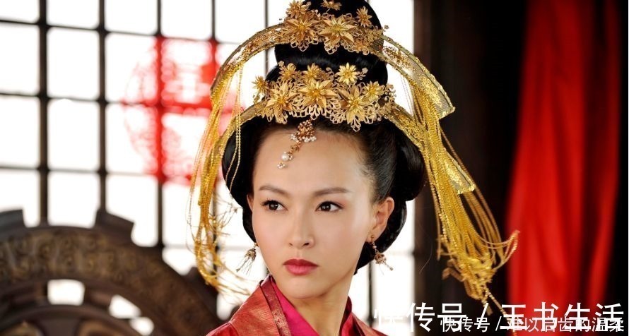 颅顶 都说“大光明”发型是真正的美人试金石,有谁能真正hold住
