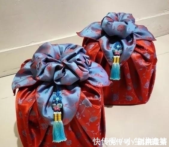 皮带子 一块布打两个结,变身大容量高颜值收纳包,几十种折法好强大