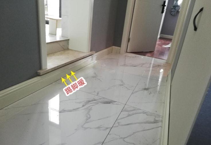 踢脚暖|很多人家里都不安地暖了，改用踢脚暖，比地暖安装简单，升温还快