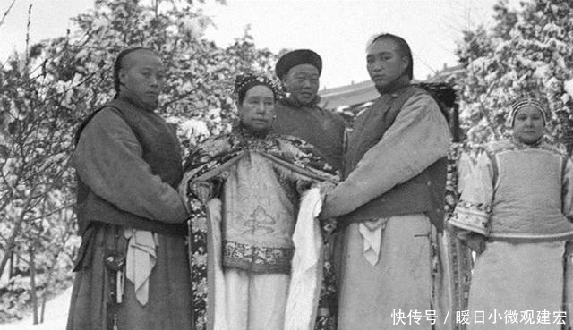 记者|外国记者实拍慈禧出殡全过程:7920人抬棺,大清怎能不亡?