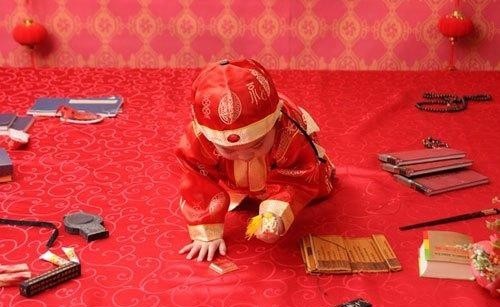 毛笔|雍正1岁抓周,拿起毛笔随便画了几笔,康熙看后脸被吓白