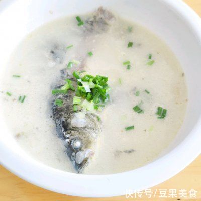 鲫鱼汤|爆好吃！吃这菜鲫鱼汤，米饭你得多备点