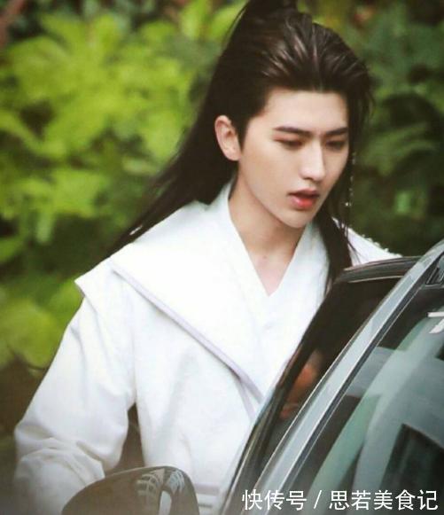 《跑男》迎來最心酸嘉賓,鏡頭沒導演多,作為影帝全程賠笑好心酸