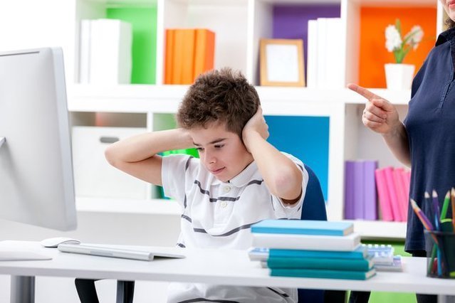 文竹|批评孩子也分时机教育孩子要“看场合,讲时机”才能起大作用