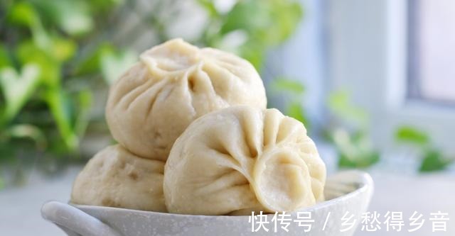 很多人扔掉的这菜叶子，其实是个宝，晒干存起来，能吃一冬天！