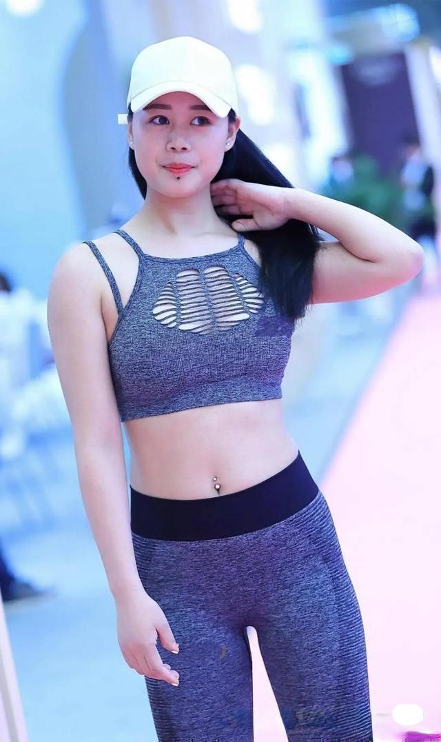 懒人 鲨鱼裤是懒人出门快速穿搭服饰,搭配好上装和鞋子,非常不错