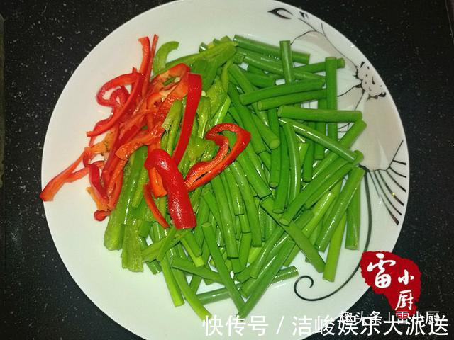 过年不吃这菜太可惜,简单炒炒满屋飘香,下饭根本没话说!